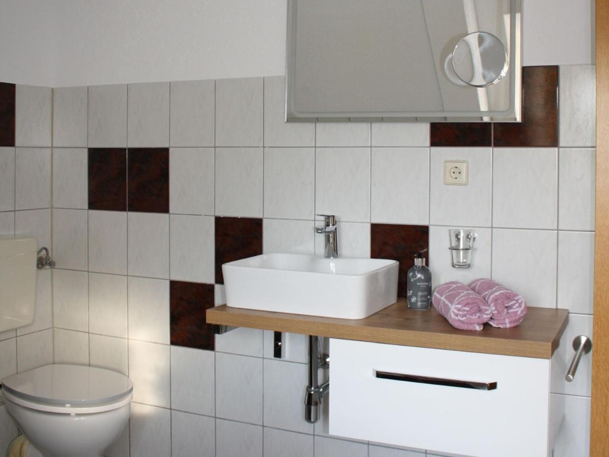 Zu Den Grauen Ziegenboecken Appartement Serba Buitenkant foto