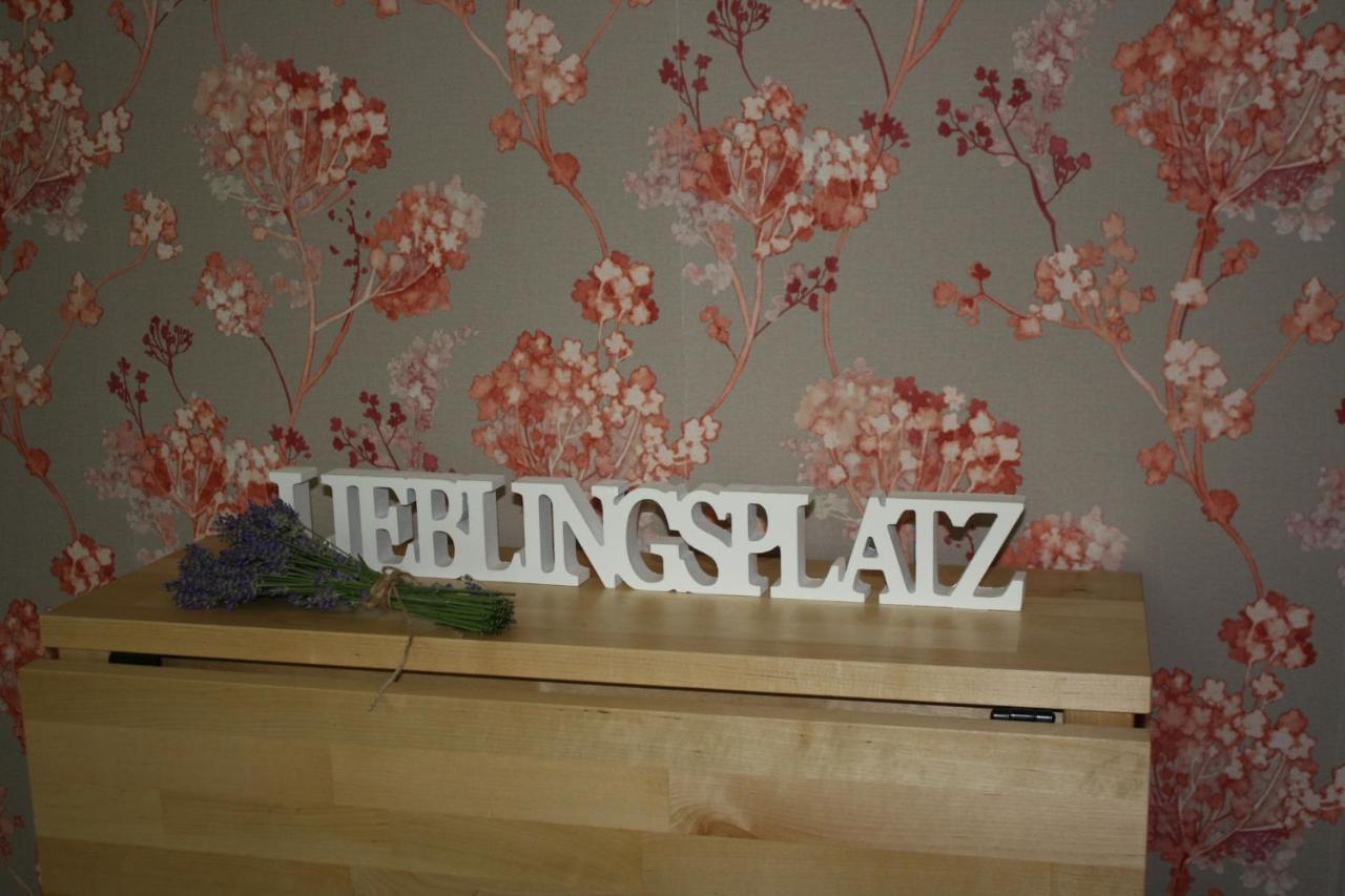 Zu Den Grauen Ziegenboecken Appartement Serba Buitenkant foto